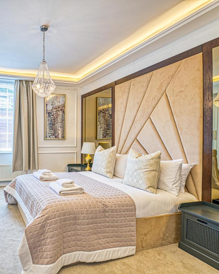 Villa Luxury Georgian Townhouse With Cinema And Parking Chester Esterno foto