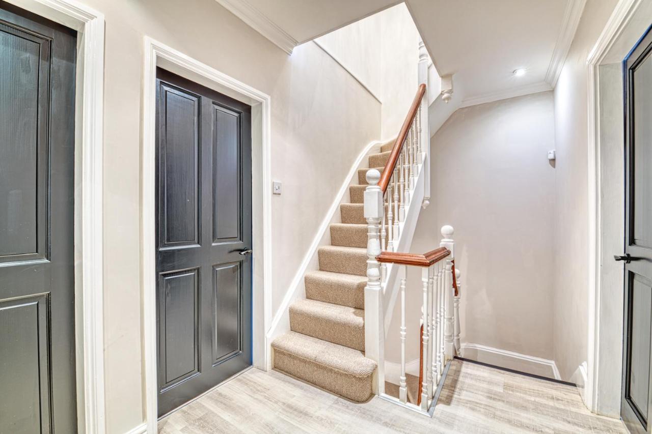 Villa Luxury Georgian Townhouse With Cinema And Parking Chester Esterno foto